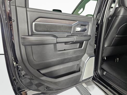 New 2026 RAM 2500 Laramie AWD/4WD image 33