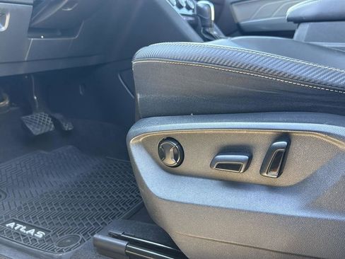 Used 2022 Volkswagen Atlas Cross Sport SE image 10