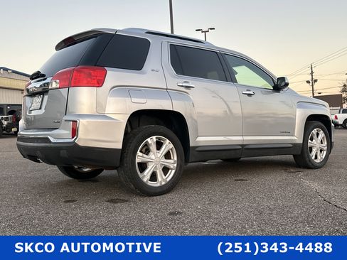 Used 2017 GMC Terrain SLT image 5