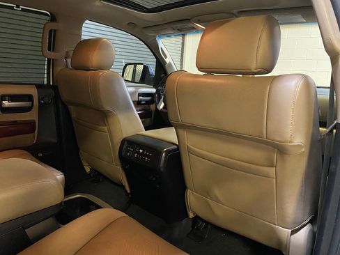 Used 2014 Toyota Sequoia Platinum AWD/4WD image 40