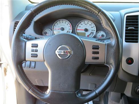 Used 2012 Nissan Frontier PRO-4X image 9