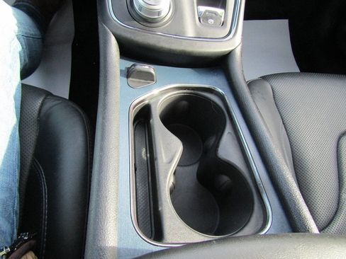 Used 2016 Chrysler 200 S w/ Navigation & Sound Group I image 17