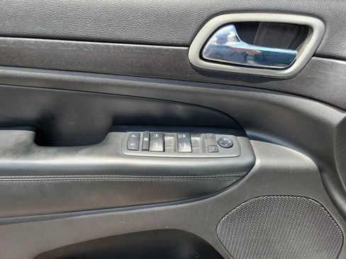 Used 2018 Jeep Grand Cherokee Laredo RWD image 14