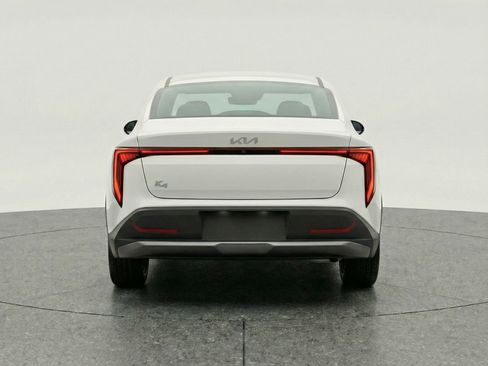 Used 2025 Kia K4 LXS image 7