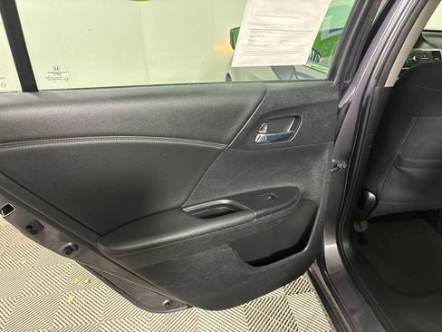 Used 2015 Honda Accord Sport image 23