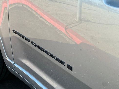 New 2026 Jeep Grand Cherokee Limited image 24