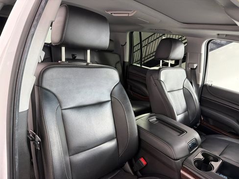 Used 2019 GMC Yukon XL SLT w/ Open Road Package AWD/4WD image 24