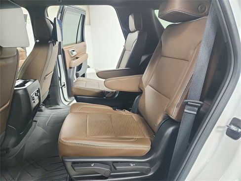 Used 2024 Chevrolet Tahoe High Country w/ Advanced Technology Package image 37