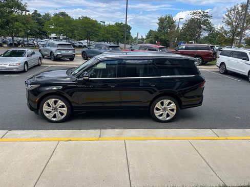 Used 2025 Lincoln Navigator Black Label AWD/4WD image 5