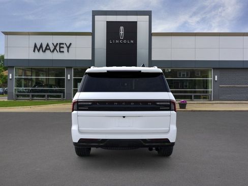 New 2026 Lincoln Navigator Reserve AWD/4WD image 5