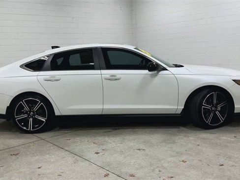 Used 2023 Honda Accord Sport image 4