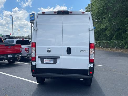 Used 2026 RAM ProMaster 2500 w/ Convenience Group FWD image 8