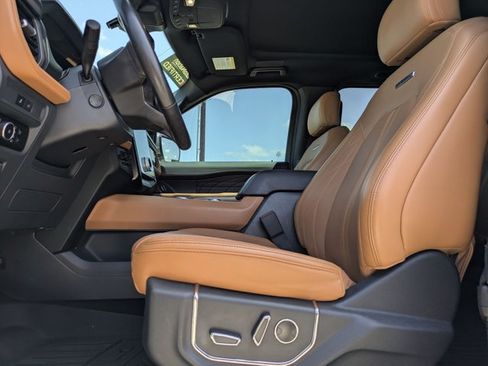 Used 2023 Ford Expedition Max Platinum AWD/4WD image 16