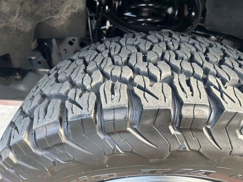 Used 2023 Ford F150 Raptor w/ Raptor Carbon Fibre Package image 26