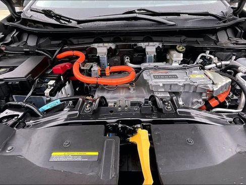 Used 2023 Nissan Ariya AWD image 11