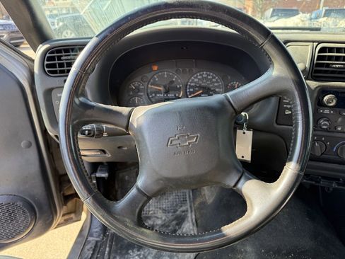 Used 2003 Chevrolet S10 Pickup LS image 15