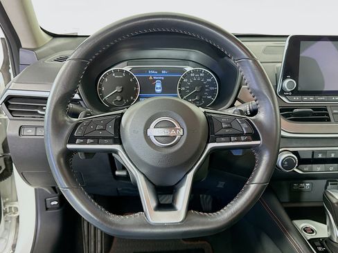 Used 2023 Nissan Altima 2.5 SR FWD image 17