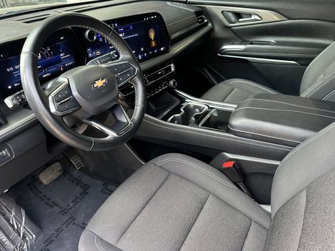 Used 2024 Chevrolet Traverse LT image 10