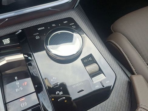 Certified 2025 BMW X3 xDrive30i w/ Convenience Package image 24