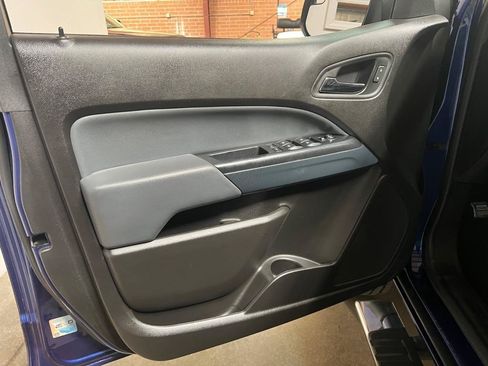 Used 2017 Chevrolet Colorado Z71 RWD image 30