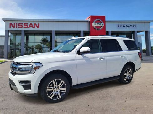 Used 2024 Ford Expedition Limited AWD/4WD image 9
