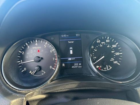 Used 2020 Nissan Rogue SV AWD/4WD image 11