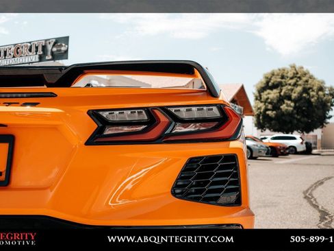 Used 2024 Chevrolet Corvette Stingray Premium Conv w/ Z51 Performance Package RWD image 14