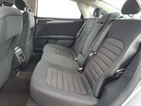 Used 2020 Ford Fusion SE image 11