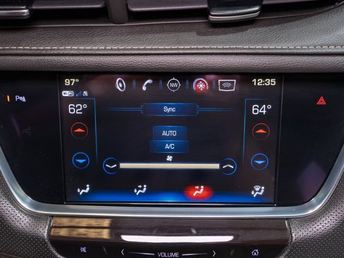 Used 2019 Cadillac XT5 FWD image 17