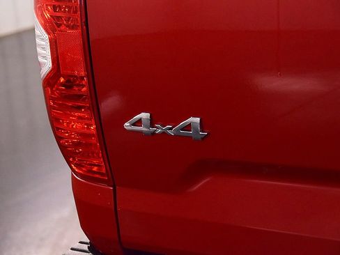 Used 2019 Toyota Tundra SR AWD/4WD image 16