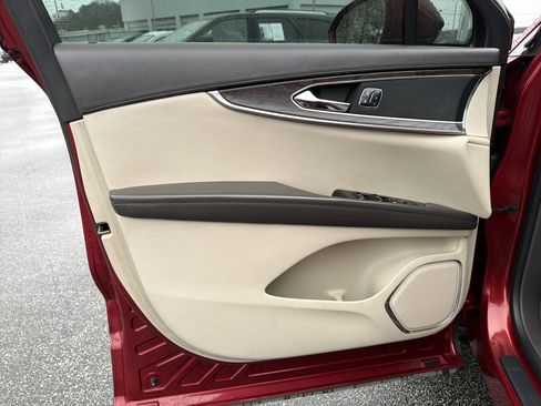 Used 2016 Lincoln MKX Select w/ Select Plus Package image 11