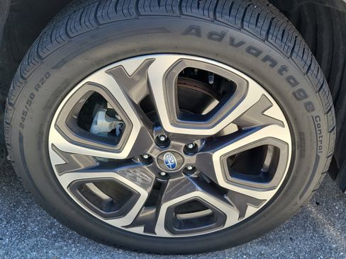 Used 2023 Subaru Ascent Touring image 9