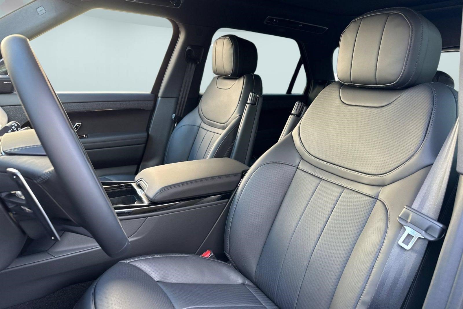 New 2026 Land Rover Range Rover Sport SE AWD/4WD image 5