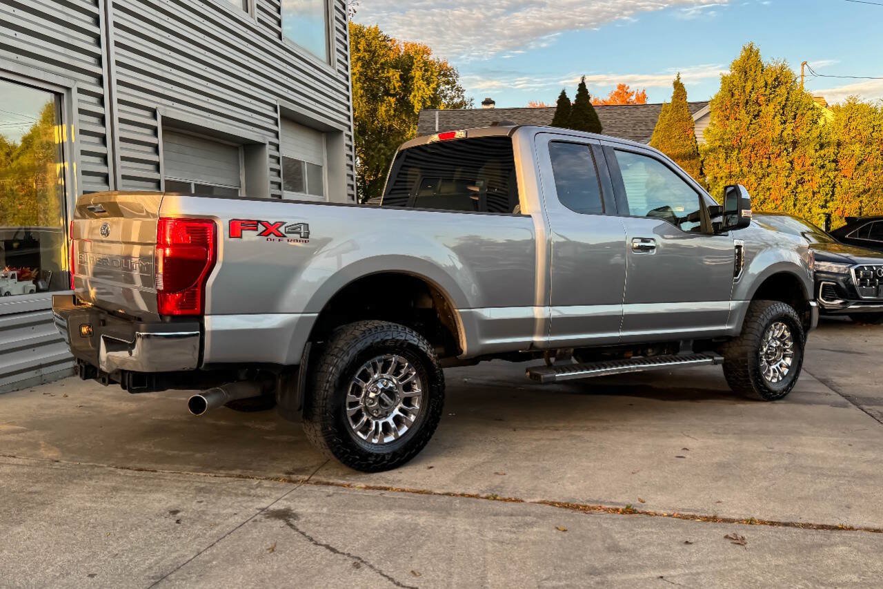 Used 2020 Ford F350 XLT w/ XLT Premium Package AWD/4WD image 3
