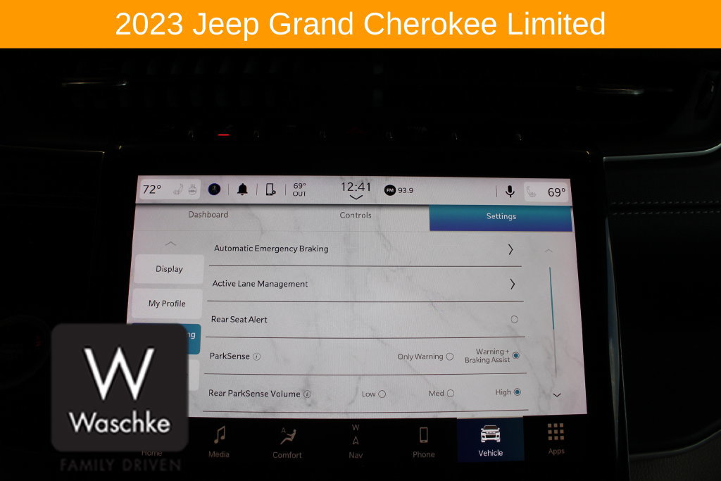 Used 2023 Jeep Grand Cherokee Limited w/ Trailer Tow Prep Group (B) AWD/4WD image 59