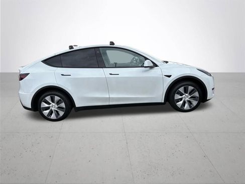 Used 2020 Tesla Model Y Long Range image 5
