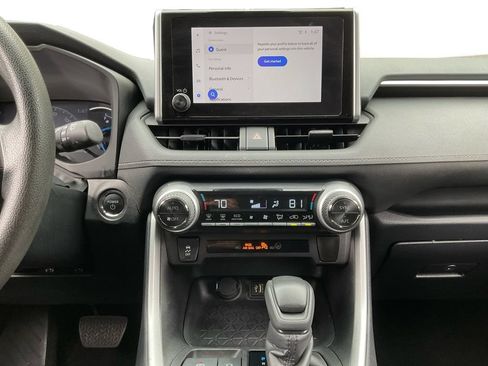 Used 2024 Toyota RAV4 XLE AWD/4WD image 12