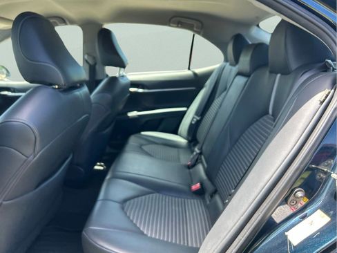 Used 2019 Toyota Camry SE FWD image 10