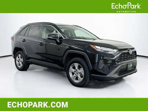Used 2025 Toyota RAV4 XLE AWD/4WD image 1