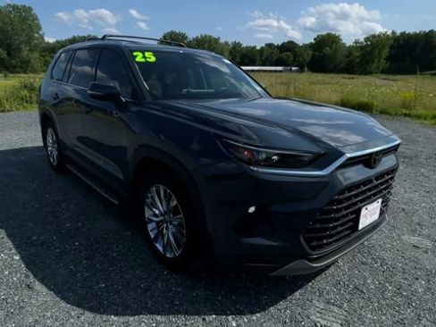 Certified 2025 Toyota Grand Highlander AWD image 2