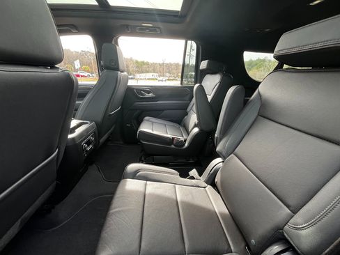 Used 2023 Chevrolet Suburban High Country image 46