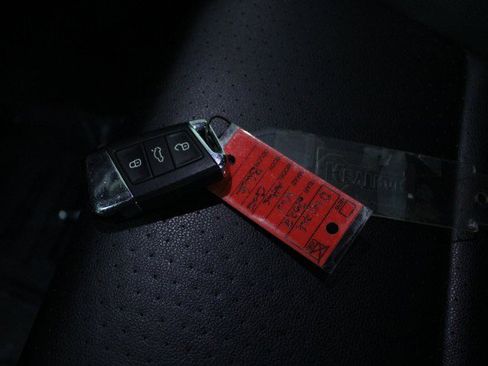 Used 2022 Volkswagen Atlas Cross Sport SE image 32