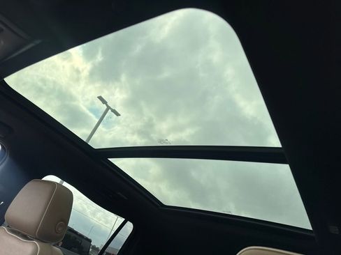 Used 2021 Chevrolet Suburban Premier w/ Premium Package image 19