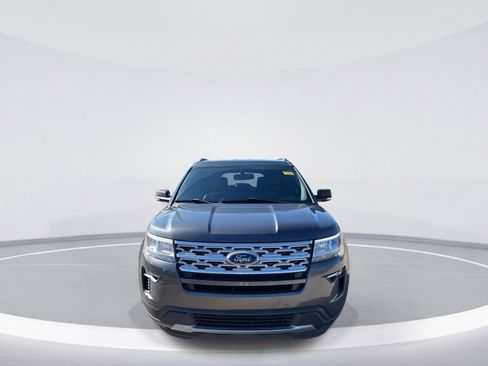 Used 2019 Ford Explorer XLT w/ Equipment Group 202A image 2
