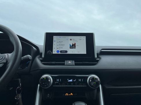 Used 2025 Toyota RAV4 LE image 21