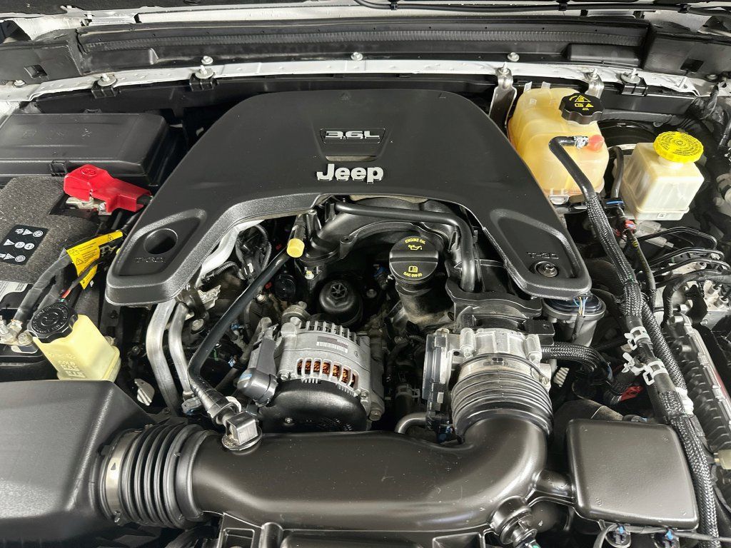 Used 2021 Jeep Gladiator Mojave w/ Cold Weather Group AWD/4WD image 36
