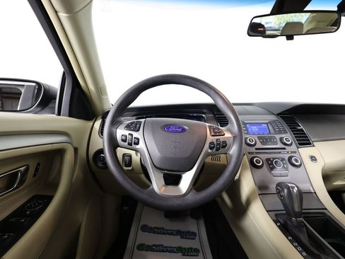 Used 2015 Ford Taurus SE image 28