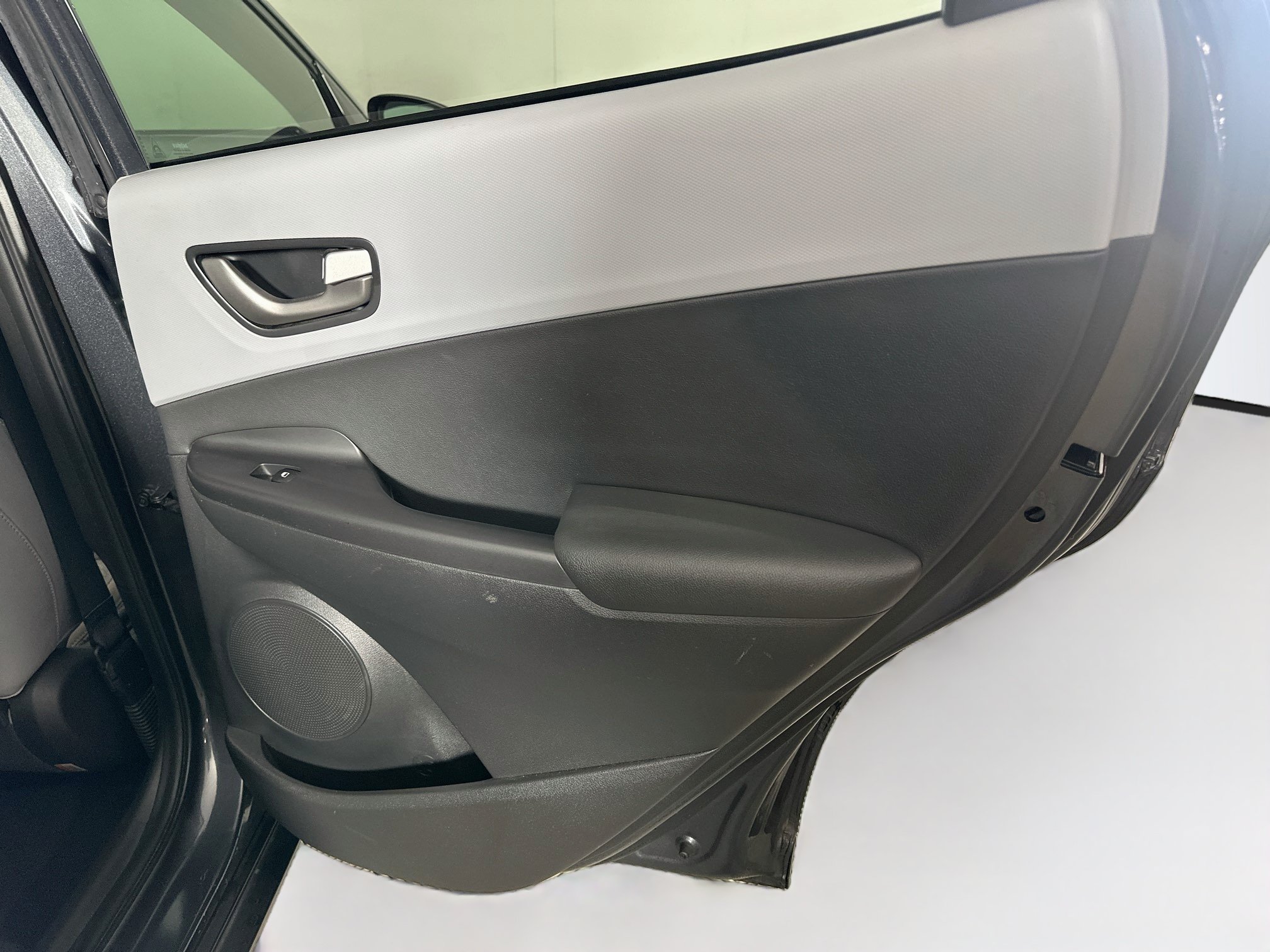 Used 2018 Hyundai Kona Ultimate AWD/4WD image 30
