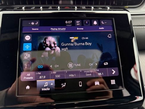 New 2025 Jeep Grand Cherokee Altitude image 19