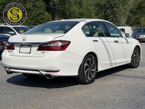 Used 2016 Honda Accord EX-L image 6